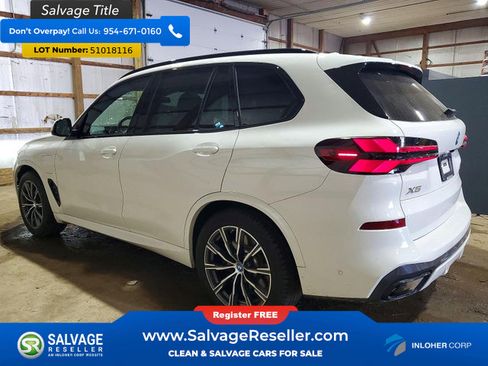 Used 2025 BMW X5 xDrive50e w/ M Sport Package AWD/4WD image 3