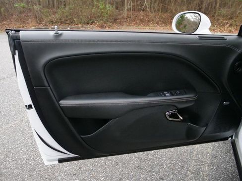 Used 2020 Dodge Challenger SRT Hellcat w/ Plus Package image 29