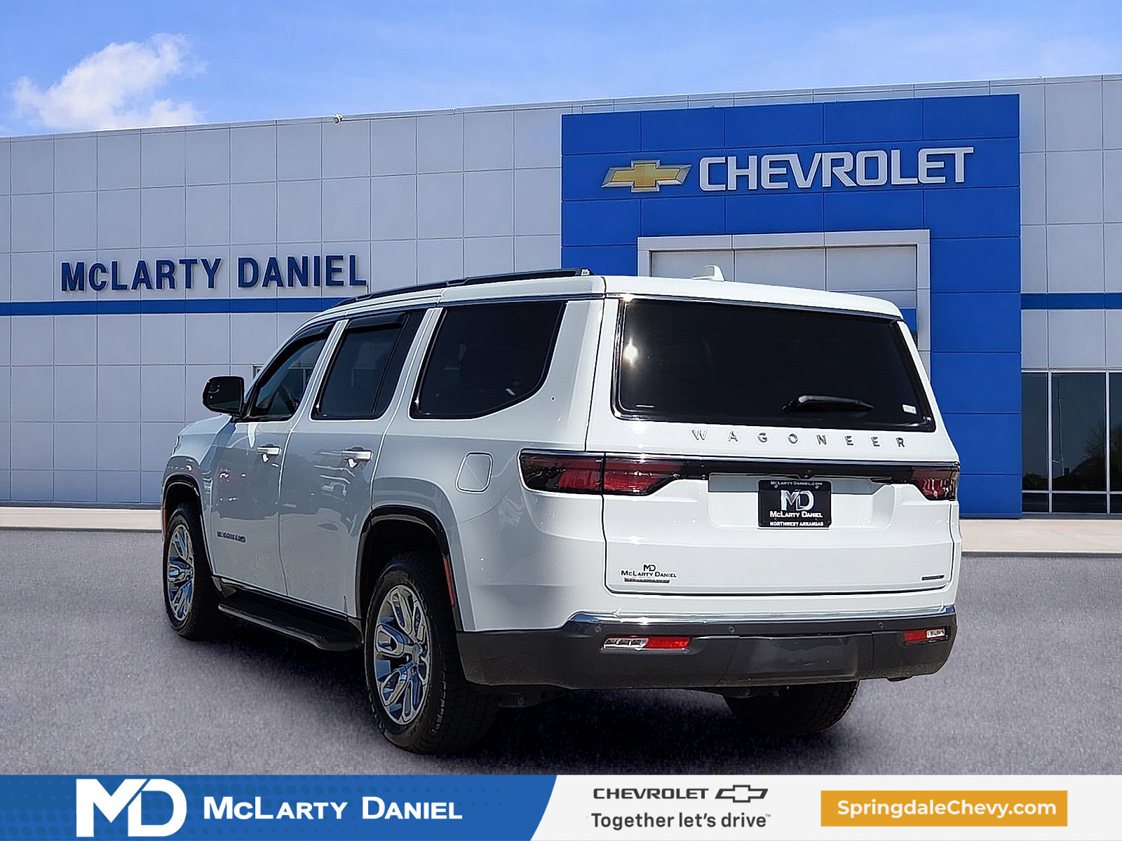Used 2022 Jeep Wagoneer Series I AWD/4WD image 4