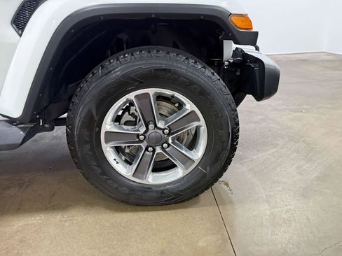 Used 2020 Jeep Wrangler Unlimited Sahara w/ LED Lighting Group AWD/4WD image 88