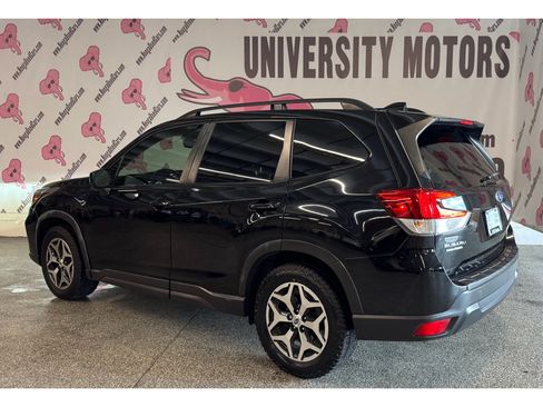 Used 2020 Subaru Forester Premium AWD/4WD image 12