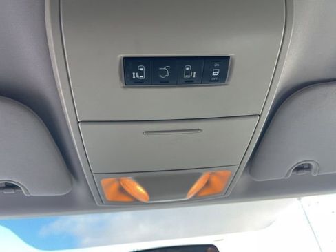 Used 2013 Dodge Grand Caravan SXT w/ Rear Park Assist Pkg image 21