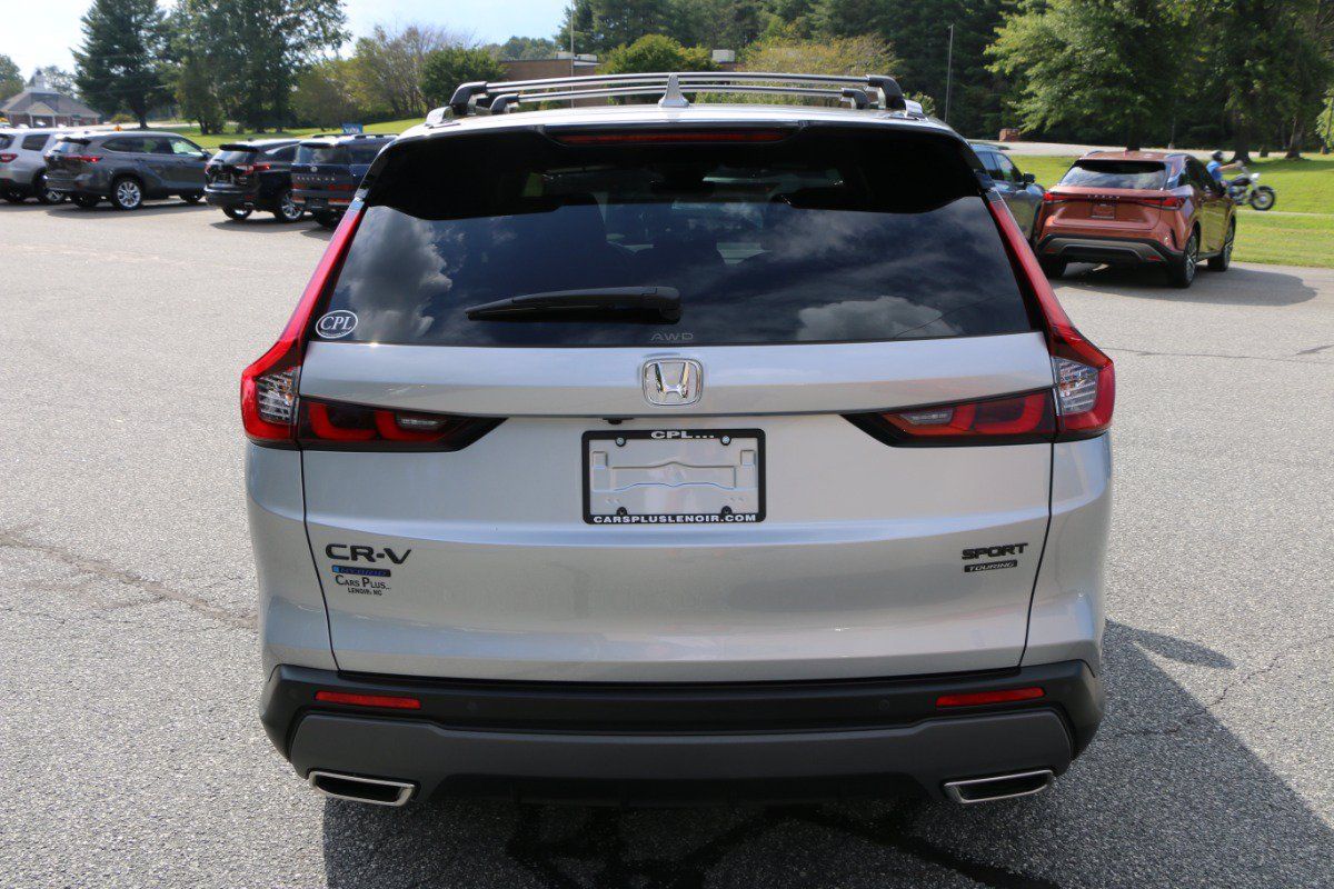 Used 2026 Honda CR-V Sport Touring image 4