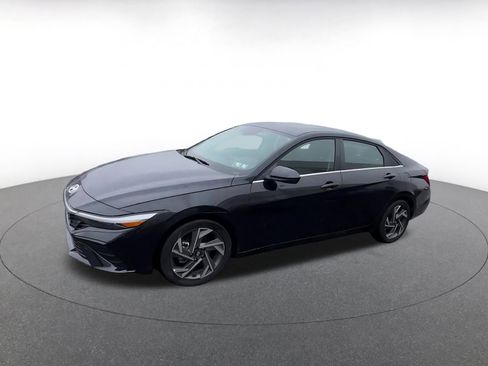 Used 2025 Hyundai Elantra SEL image 7