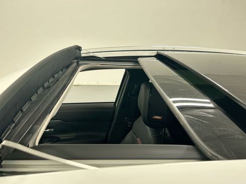 New 2025 Nissan Kicks SR w/ SR Premium Package image 8