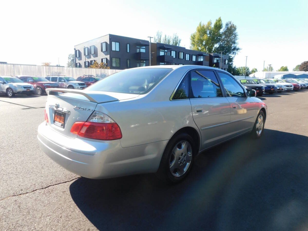 Used 2003 Toyota Avalon XLS FWD image 2
