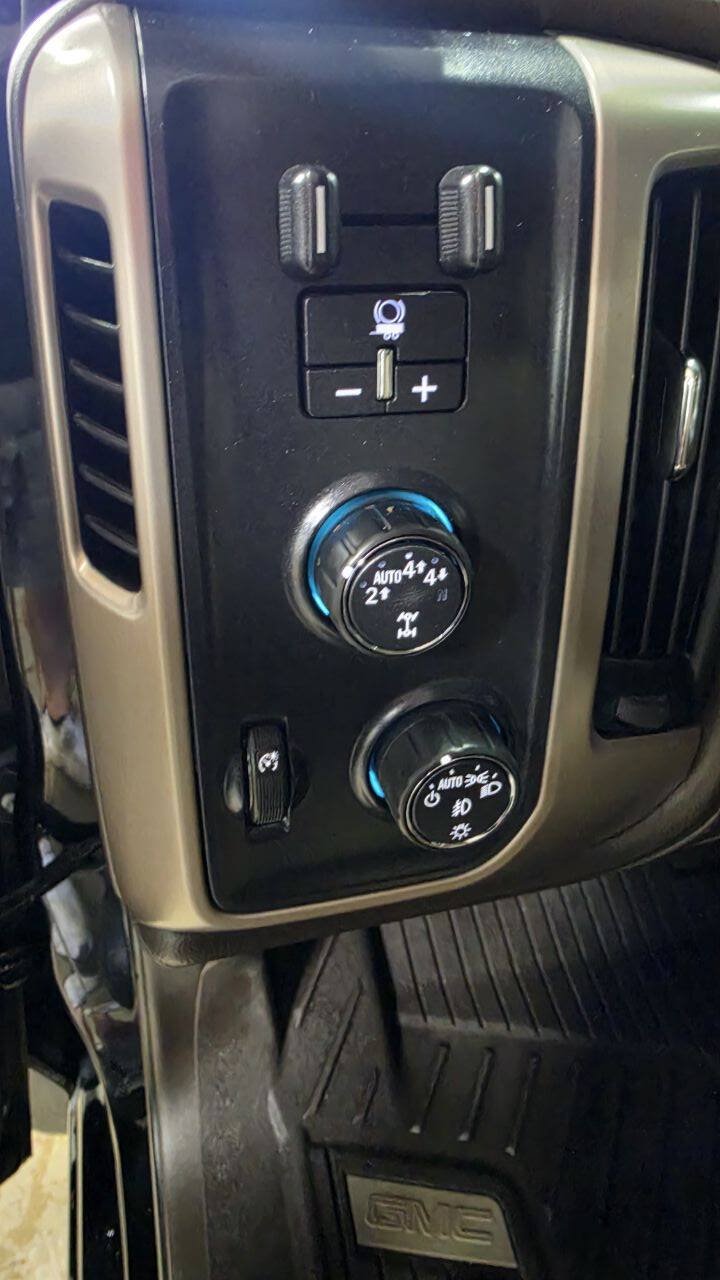 Used 2018 GMC Sierra 1500 Denali w/ Denali Ultimate Package AWD/4WD image 25