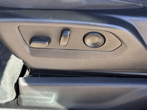 Used 2024 Chevrolet Silverado 1500 LT image 24