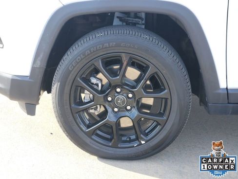 Used 2025 Jeep Compass Latitude w/ Convenience Group image 14