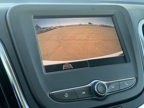 Certified 2024 Chevrolet Equinox LS FWD image 13