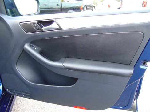 Used 2014 Volkswagen Jetta SE image 48