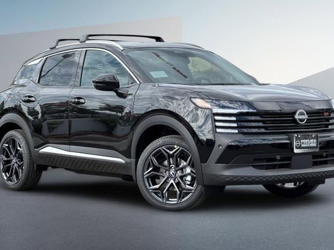 New 2026 Nissan Kicks SR w/ SR Premium Package image 2