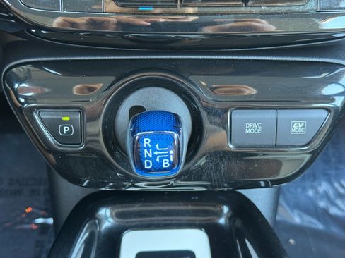 Used 2017 Toyota Prius Three Touring w/ Carpet Mat Package FWD image 25