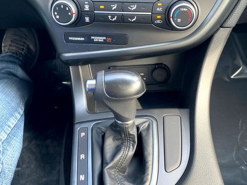 Used 2015 Kia Optima LX w/ LX Convenience Package image 22