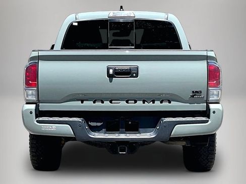 Used 2022 Toyota Tacoma TRD Off-Road w/ Technology Package AWD/4WD image 6