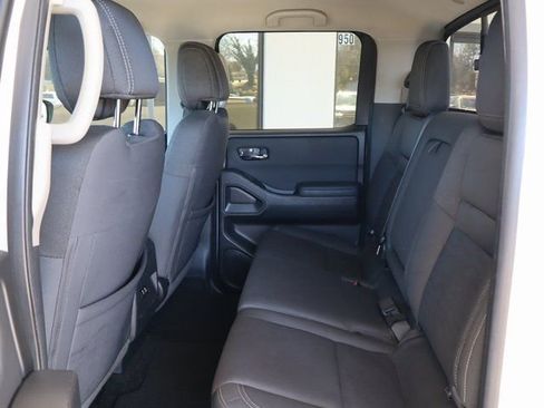 Used 2022 Nissan Frontier SV image 33