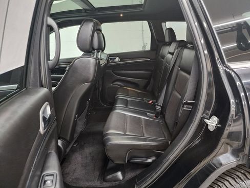 Used 2018 Jeep Grand Cherokee Overland AWD/4WD image 27