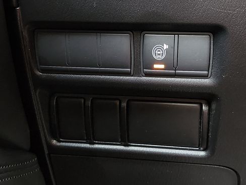 Used 2022 Nissan Armada SV AWD/4WD image 23