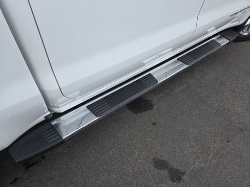 Used 2022 GMC Sierra 1500 SLT image 16