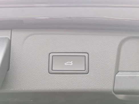 Certified 2026 Volkswagen Atlas SE FWD image 14