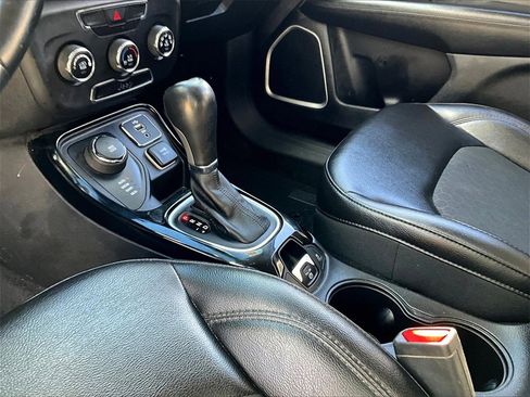 Used 2018 Jeep Compass Altitude image 12