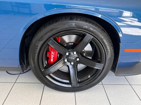 Used 2022 Dodge Challenger SRT Hellcat w/ SRT Black Package RWD image 12