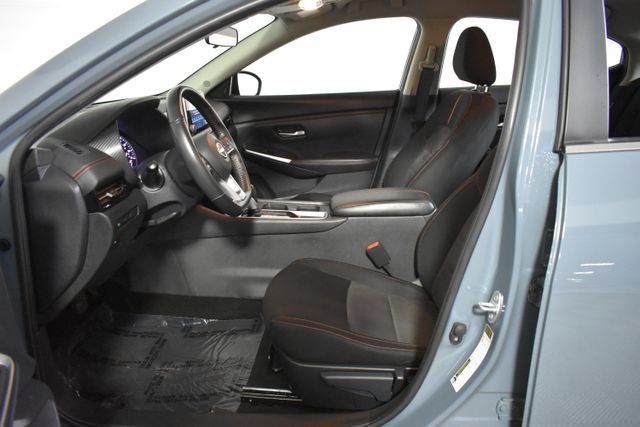 Certified 2024 Nissan Sentra SR FWD image 11