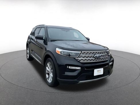 Used 2024 Ford Explorer Limited image 3