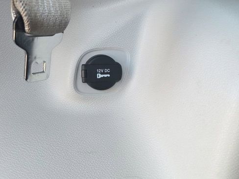 Used 2019 Jeep Cherokee Limited FWD image 12