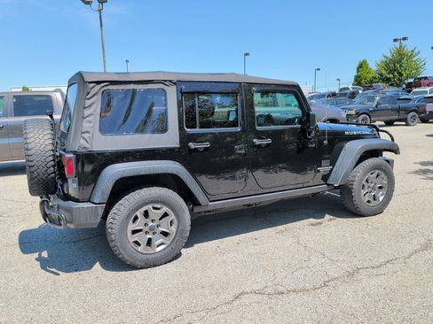 Used 2016 Jeep Wrangler Unlimited Rubicon w/ Connectivity Group AWD/4WD image 5
