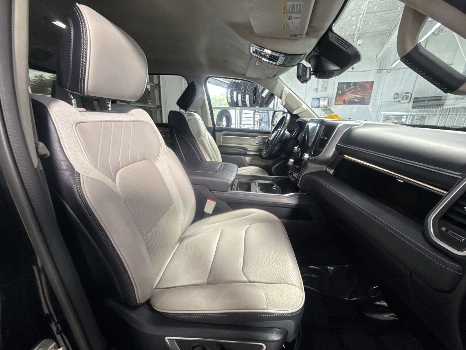 Used 2023 RAM 1500 Limited AWD/4WD image 28