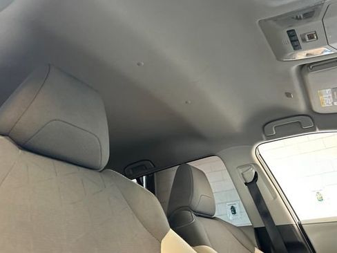 Certified 2025 Toyota RAV4 XLE FWD image 21