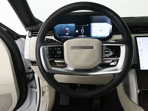 Used 2024 Land Rover Range Rover SE AWD/4WD image 2