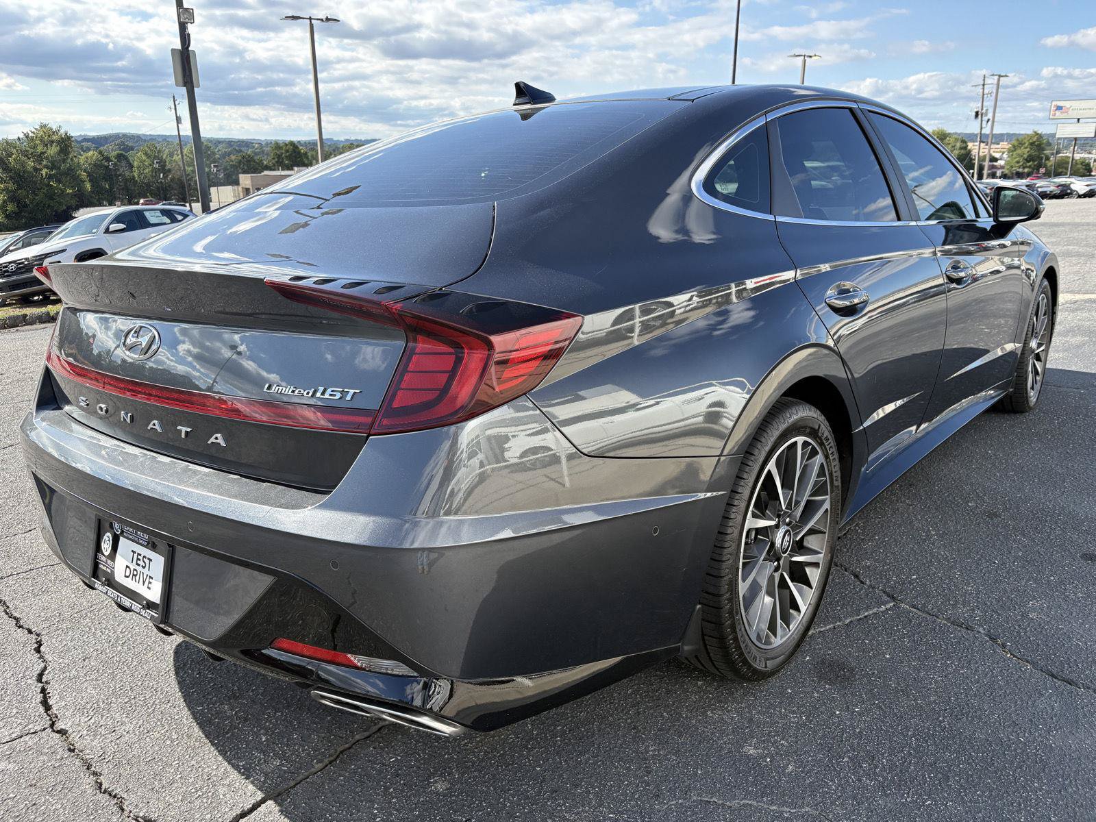 Used 2022 Hyundai Sonata Limited FWD image 10