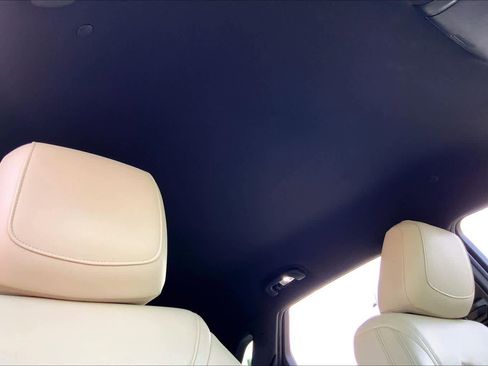 Used 2018 Cadillac XT5 FWD image 13