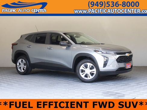 Used 2024 Chevrolet Trax LS w/ Driver Confidence Package FWD image 1
