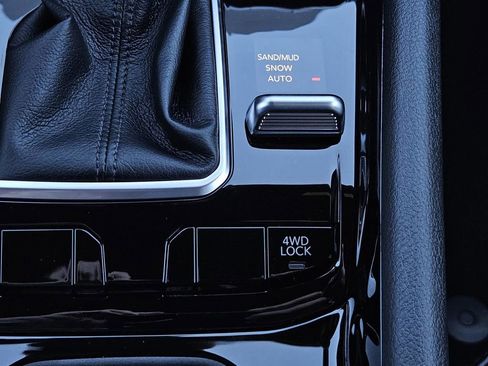 New 2026 Jeep Compass Latitude AWD/4WD image 13