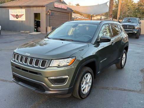 Used 2018 Jeep Compass Sport image 3