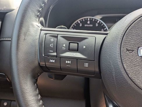 Used 2024 Nissan Pathfinder SV FWD image 24