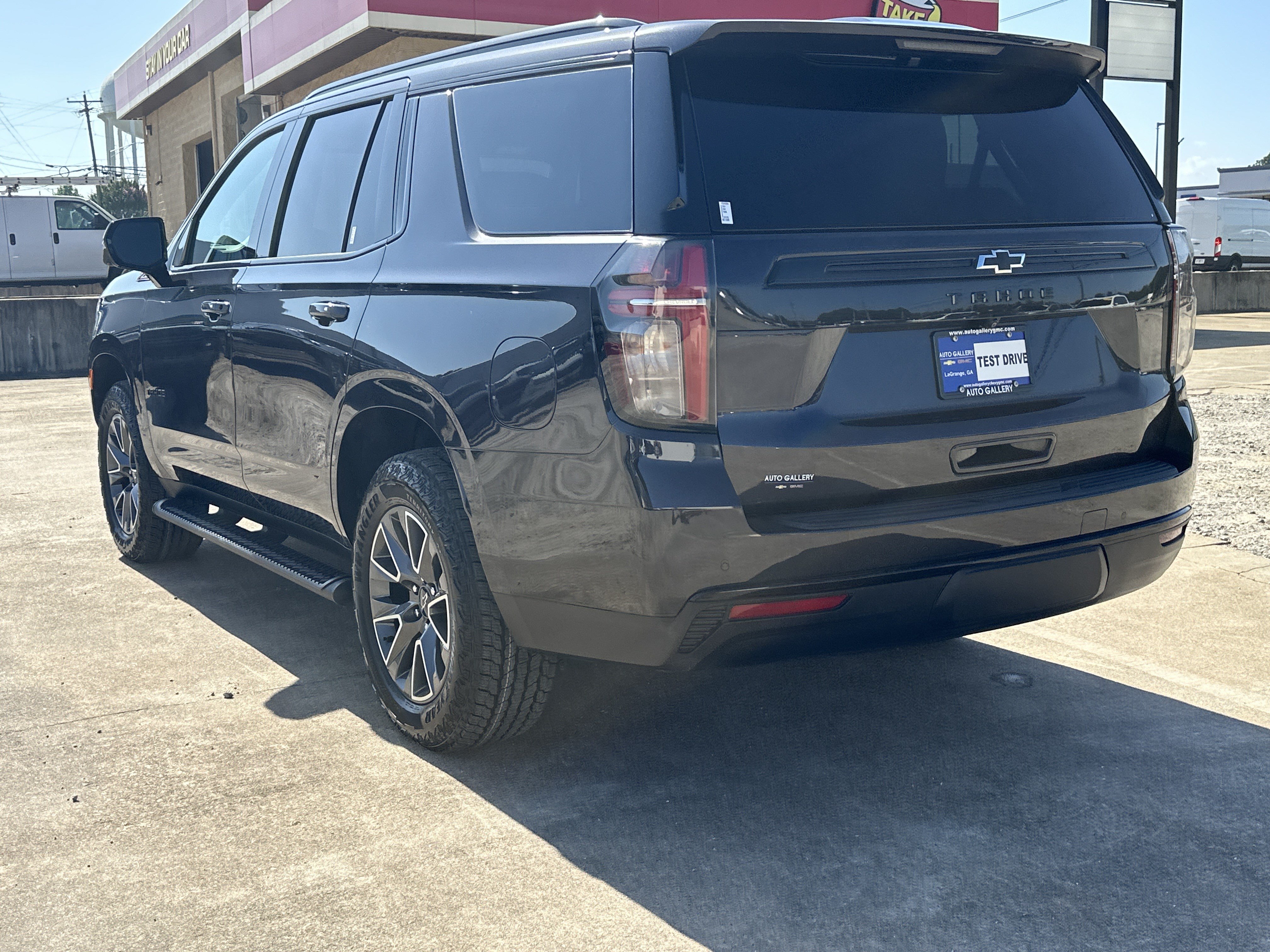 Certified 2024 Chevrolet Tahoe Z71 w/ Luxury Package AWD/4WD image 8