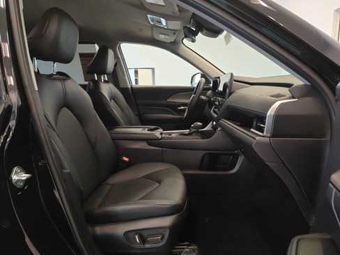 Used 2024 Toyota Grand Highlander XLE image 23