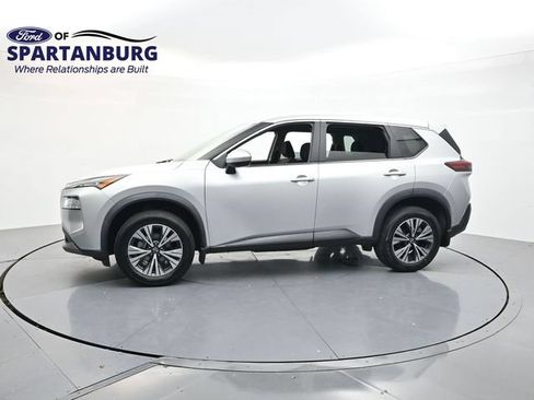 Used 2023 Nissan Rogue SV FWD image 4