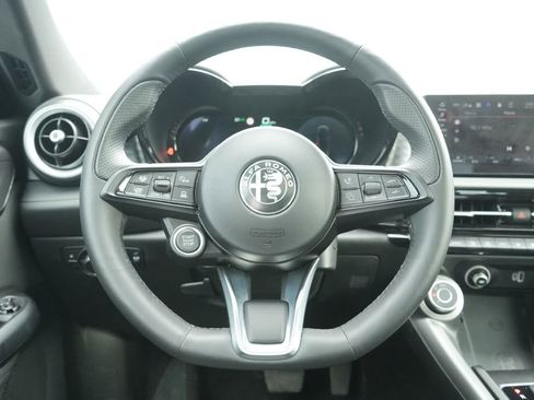 Used 2024 Alfa Romeo Tonale Ti w/ Active Assist Package image 18