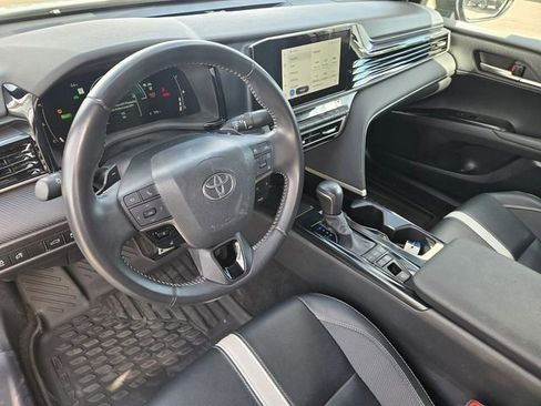 Certified 2025 Toyota Camry SE FWD image 9