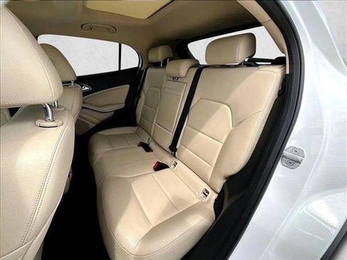 Used 2020 Mercedes-Benz GLA 250 4MATIC image 28