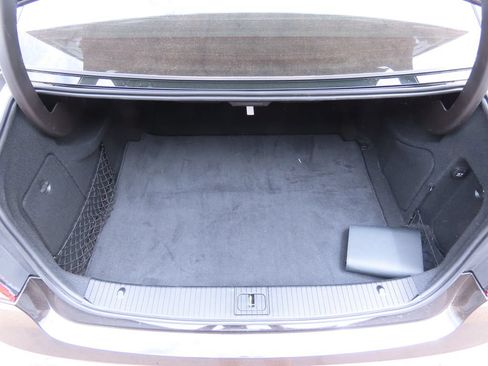 Used 2011 Mercedes-Benz E 550 Sedan image 12