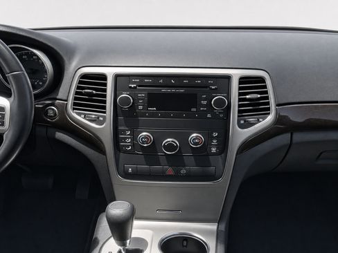 Used 2012 Jeep Grand Cherokee Laredo w/ Laredo E Group AWD/4WD image 14