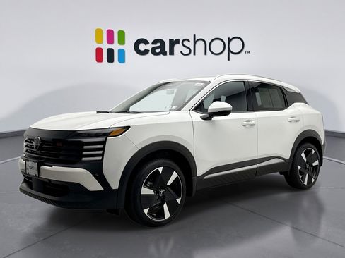 Used 2025 Nissan Kicks SR image 1