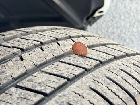 Used 2012 Dodge Challenger SXT image 14