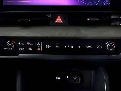 Certified 2025 Kia Sportage X-Line AWD/4WD image 27